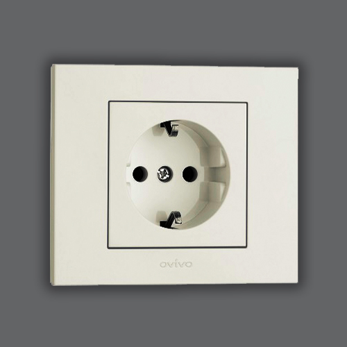 SOCKET OUTLET EARTHED - WHITE