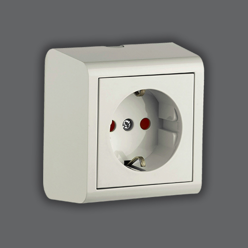 CHILDPROOF SOCKET OUTLET EARTHED - WHITE